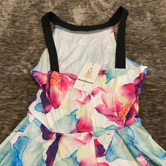 Ethan & Cocoa Floral Dress - Picture 2 of 4